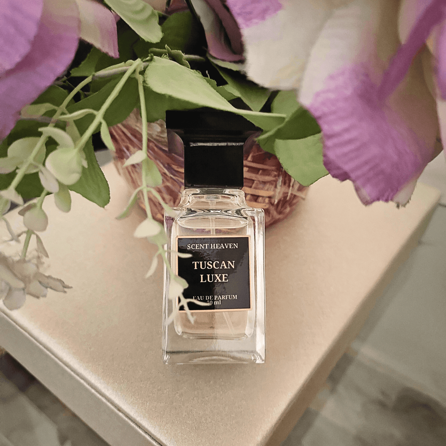 Bold Unisex Perfume – A blend of leather, raspberry, and warm spices, perfect for any occasion.