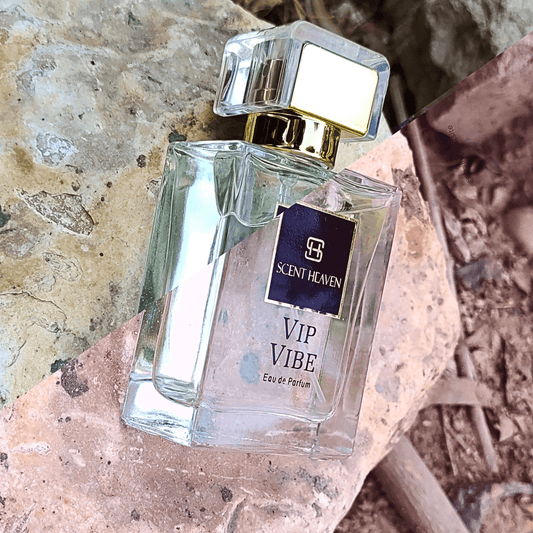 A sophisticated blend of citrus, fruit, and woody notes in an elegant glass bottle, perfect for business, casual, or romantic occasions.