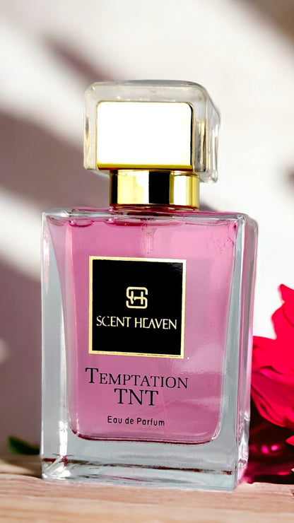 Experience a powerful scent in an eye-catching bottle, with a seductive blend of floral and fruity notes that make a lasting impression.